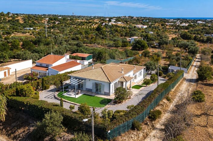 Image No.3-4 Bed Villa for sale
