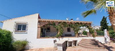 For-Sale-Finca-with-stables-in-Almayate--3-