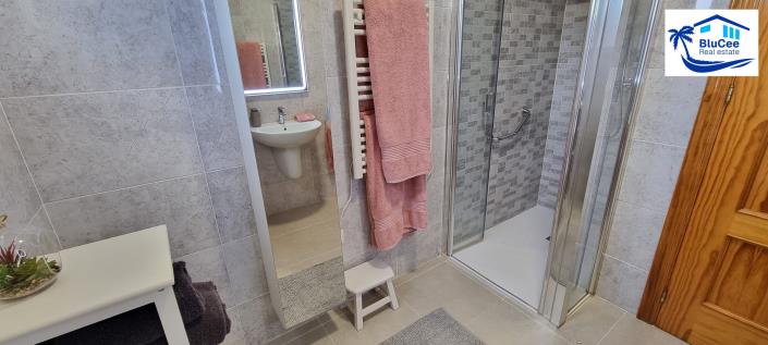 Image No.35-3 Bed Semi-Detached for sale