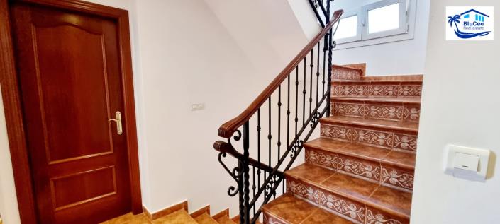 Image No.18-2 Bed Semi-Detached for sale