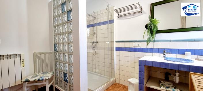 Image No.25-2 Bed Semi-Detached for sale