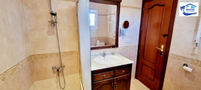 Image No.33-2 Bed Semi-Detached for sale