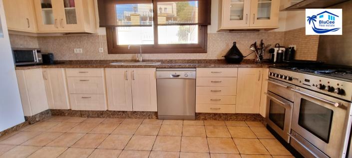 Image No.8-Villa de 4 chambres à vendre à Torrox