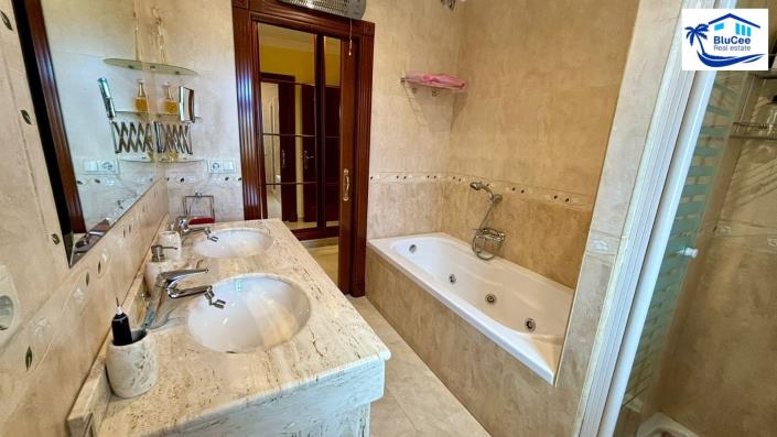 Image No.33-Maison / Villa de 6 chambres à vendre à Torre del Mar