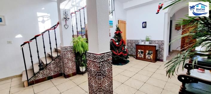 Image No.46-10 Bed Villa / Detached for sale