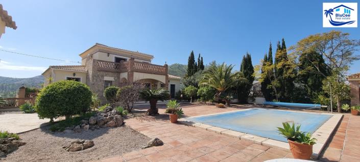Image No.7-4 Bed Villa / Detached for sale