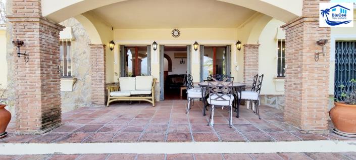 Image No.10-4 Bed Villa / Detached for sale