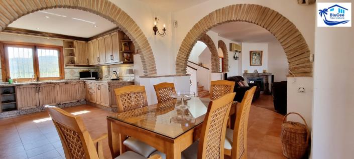 Image No.15-4 Bed Villa / Detached for sale