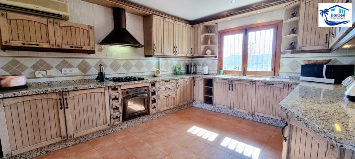 Image No.17-4 Bed Villa / Detached for sale