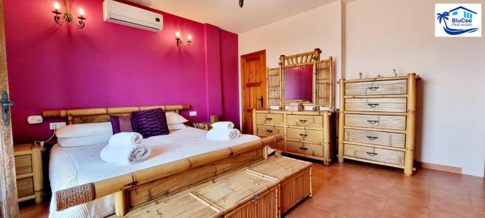 Image No.20-4 Bed Villa / Detached for sale