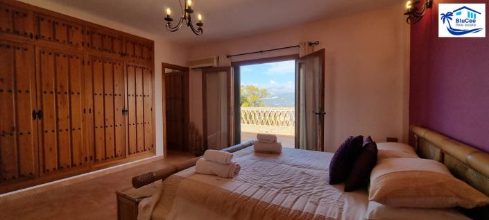 Image No.21-4 Bed Villa / Detached for sale