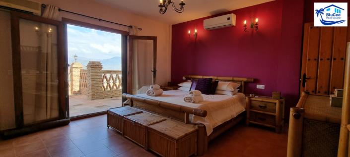 Image No.22-4 Bed Villa / Detached for sale