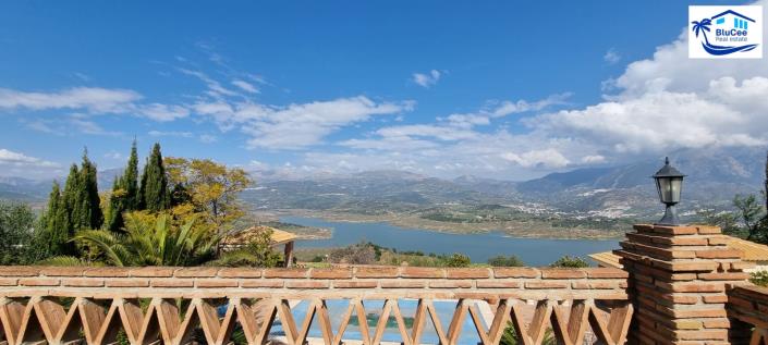 Image No.36-4 Bed Villa / Detached for sale