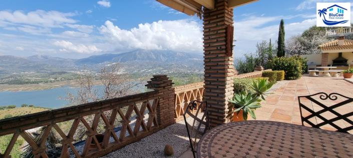 Image No.39-4 Bed Villa / Detached for sale