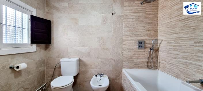 Image No.18-2 Bed House for sale