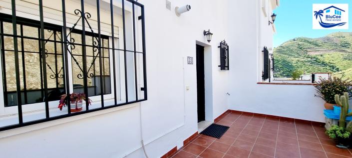 Image No.17-2 Bed House for sale