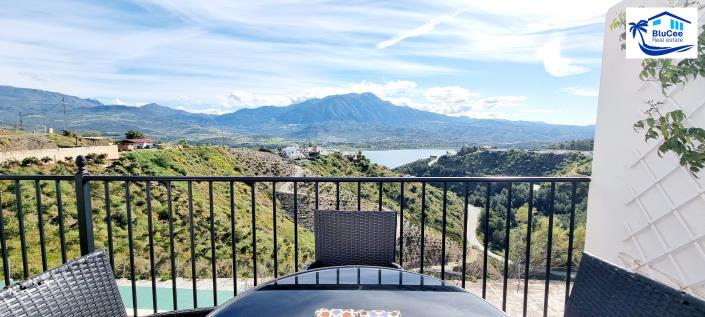 Image No.12-2 Bed House for sale