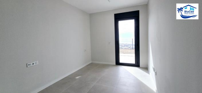 Image No.17-3 Bed Apartment for sale