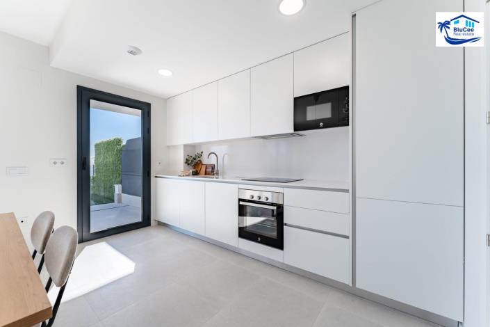 Image No.24-3 Bed Apartment for sale