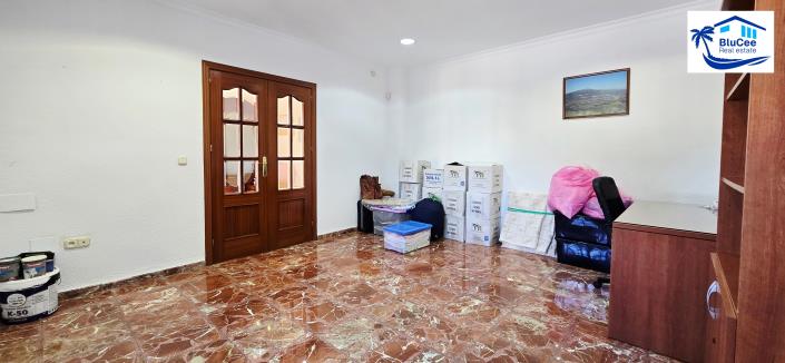 Image No.17-4 Bed Property for sale