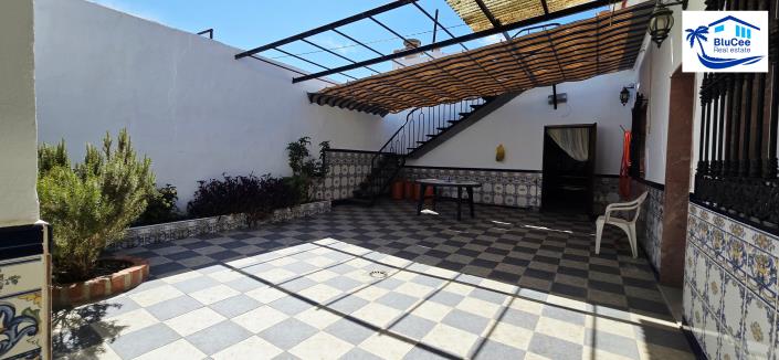 Image No.24-4 Bed Property for sale