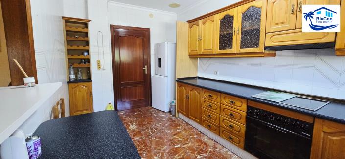 Image No.6-4 Bed Property for sale