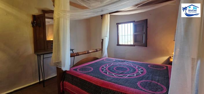 Image No.18-3 Bed Country House for sale