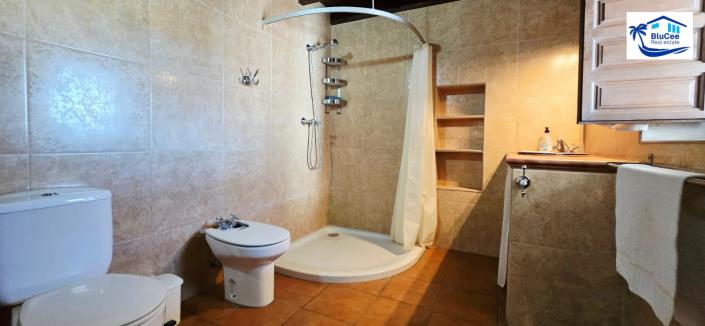 Image No.21-3 Bed Country House for sale