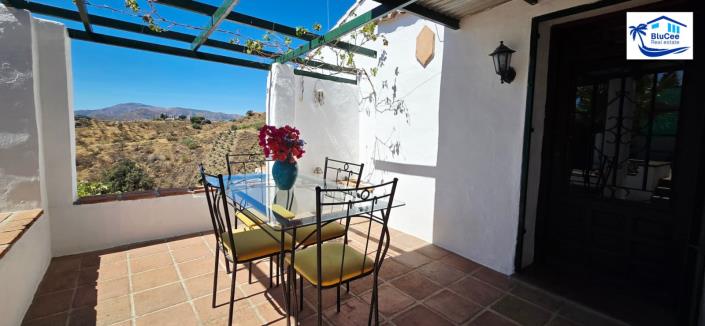 Image No.9-3 Bed Country House for sale