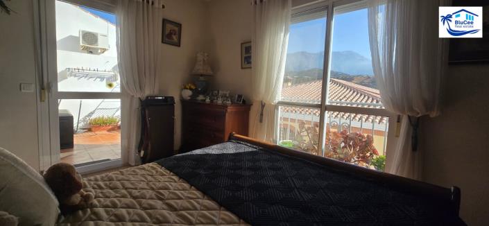 Image No.22-3 Bed Townhouse for sale