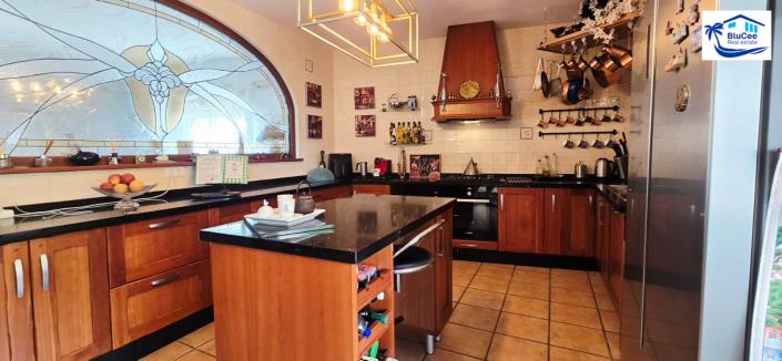 Image No.13-3 Bed Townhouse for sale