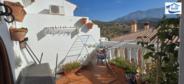 Image No.27-3 Bed Townhouse for sale