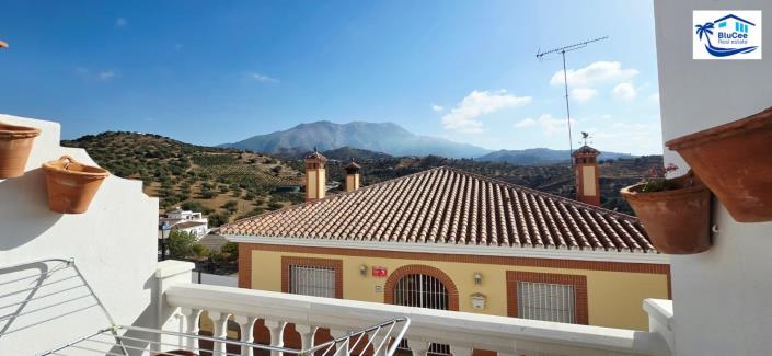 Image No.44-3 Bed Townhouse for sale