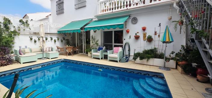 Image No.37-3 Bed Townhouse for sale