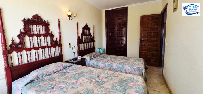 Image No.15-4 Bed Villa / Detached for sale