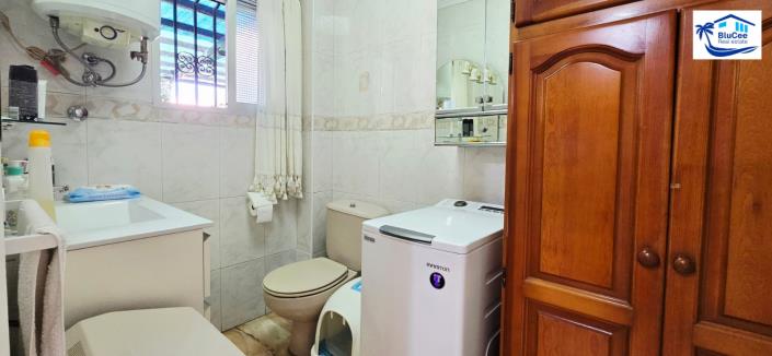 Image No.24-4 Bed Villa / Detached for sale