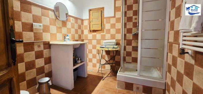 Image No.23-2 Bed Country House for sale