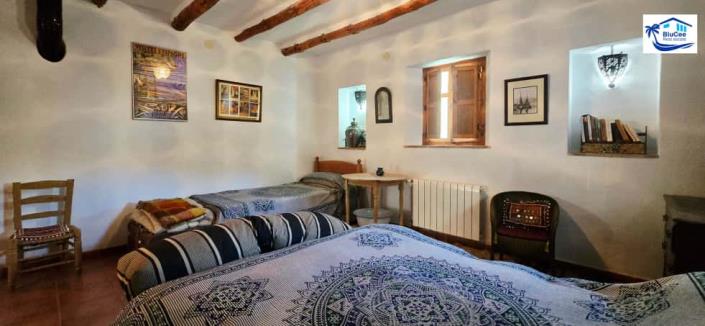 Image No.12-2 Bed Country House for sale