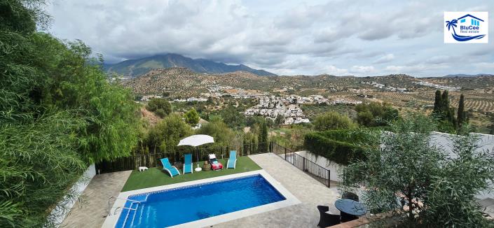 Image No.3-3 Bed Chalet for sale