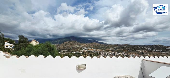 Image No.43-3 Bed Chalet for sale