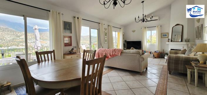 Image No.23-3 Bed Chalet for sale