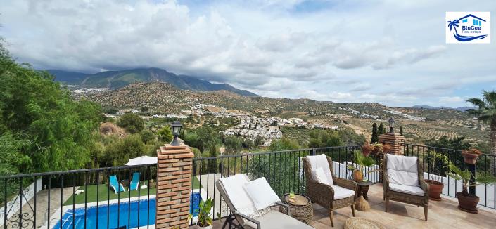 Image No.8-3 Bed Chalet for sale