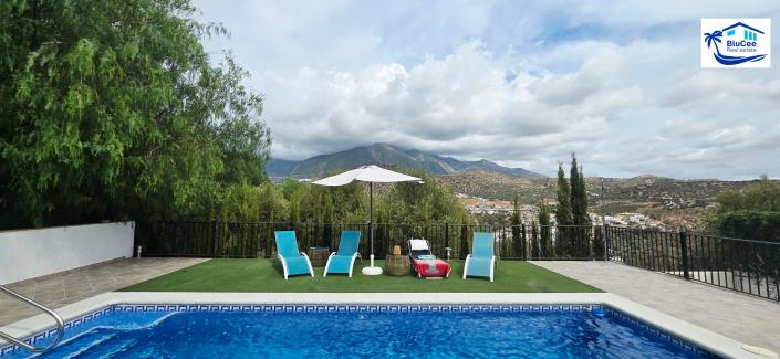 Image No.36-3 Bed Chalet for sale