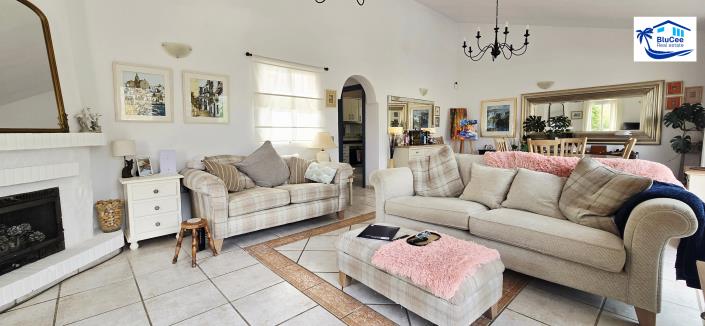 Image No.19-3 Bed Chalet for sale