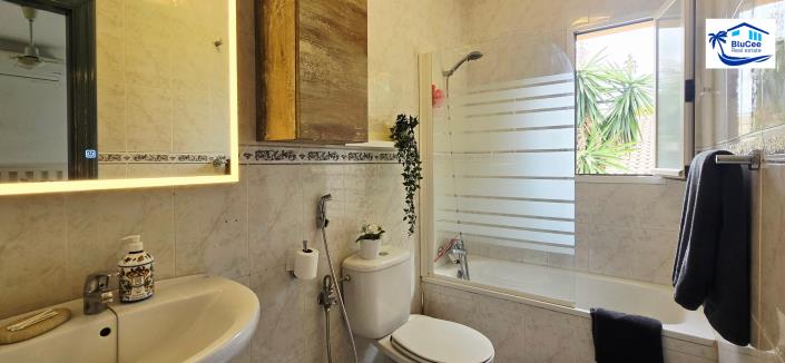 Image No.33-3 Bed Chalet for sale