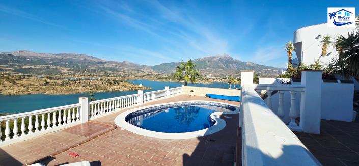 Image No.42-3 Bed Chalet for sale