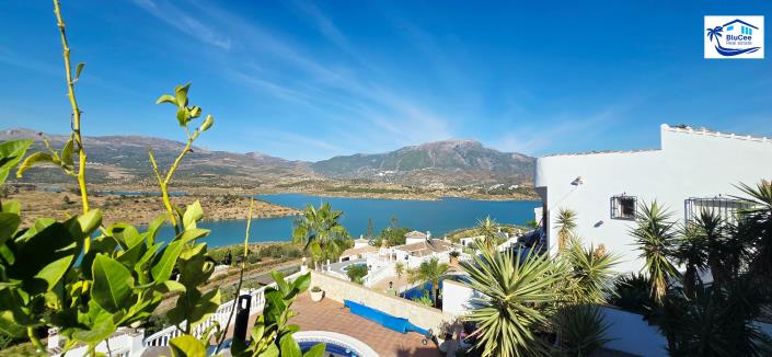 Image No.51-3 Bed Chalet for sale