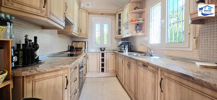 Image No.32-3 Bed Chalet for sale