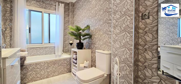 Image No.19-3 Bed Townhouse for sale