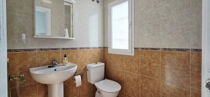 Image No.24-3 Bed Semi-Detached for sale